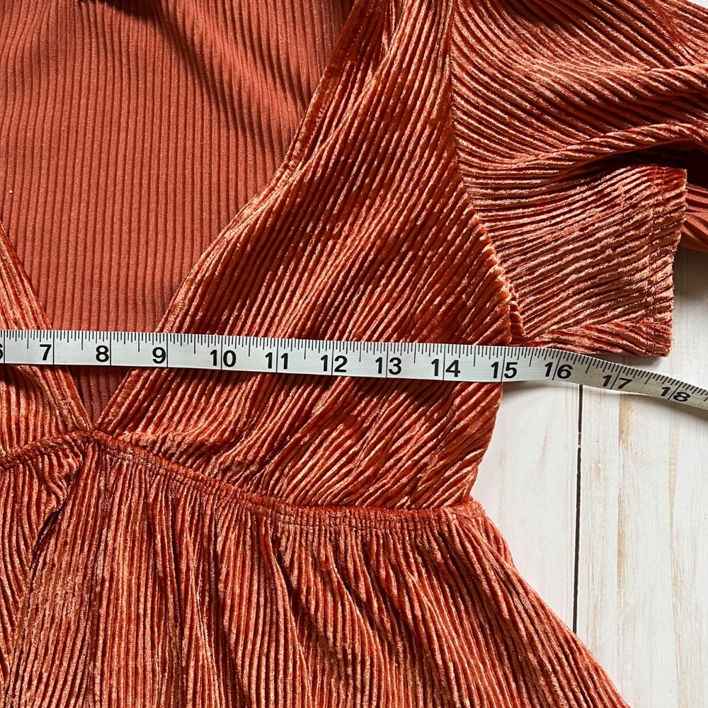Urban Outfitters Burnt Orange Ribbed Stretch Velvet Crop Top – Size S-P-Festival - Picture 2 of 8